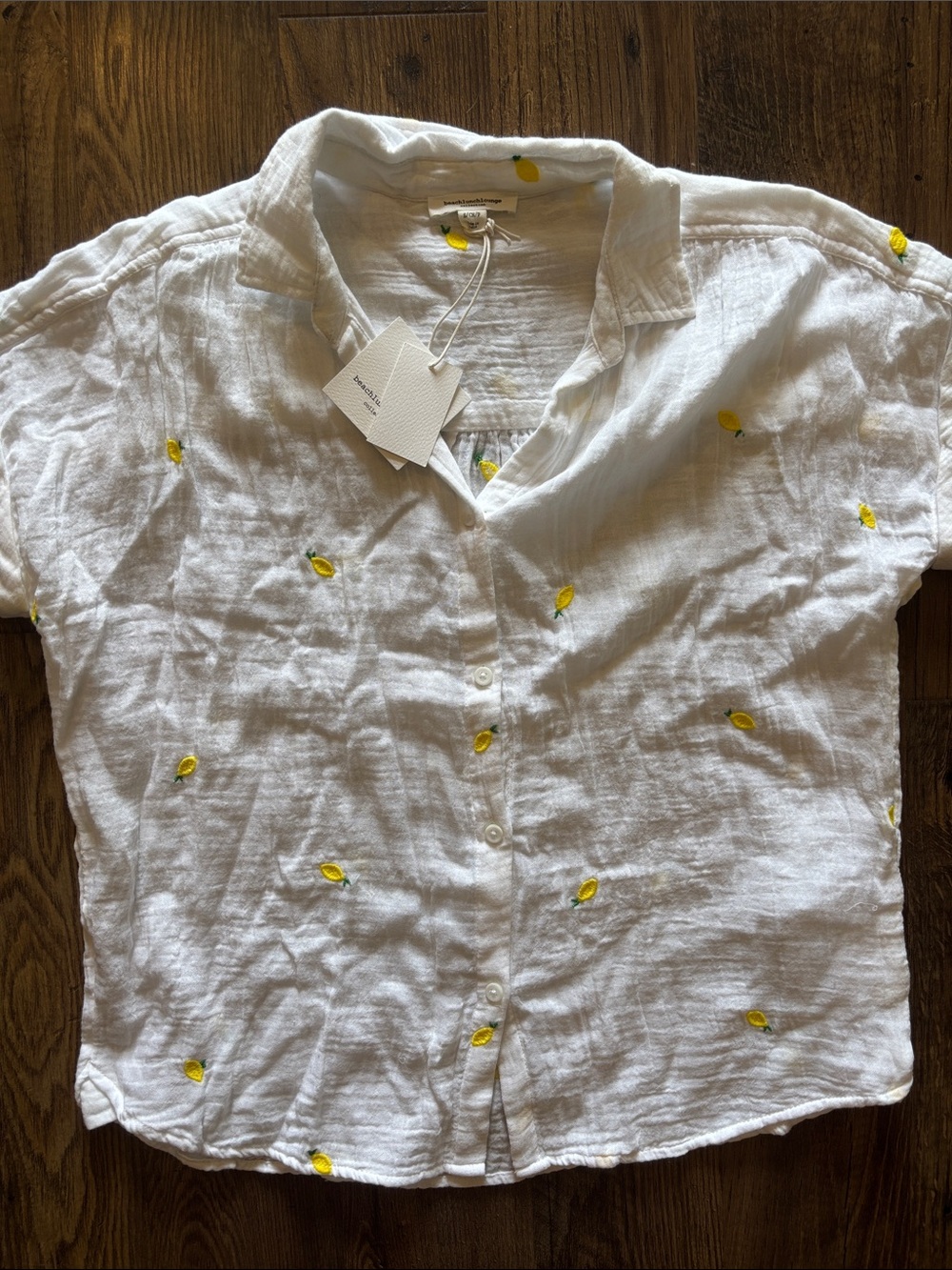 beachlunchlounge White Button-Down Shirt with Yellow Embroidered Lemons